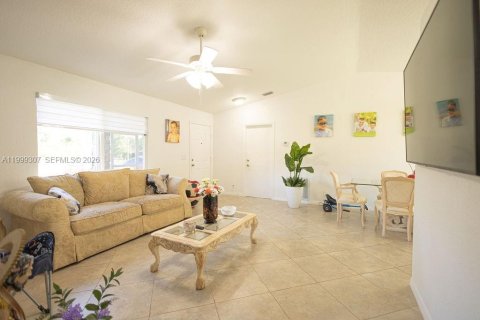 House in Loxahatchee Groves, Florida 3 bedrooms, 148.09 sq.m. № 2068240 - photo 14