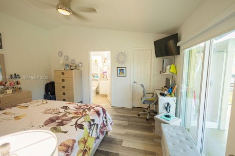 House in Loxahatchee Groves, Florida 3 bedrooms, 148.09 sq.m. № 2068240 - photo 29