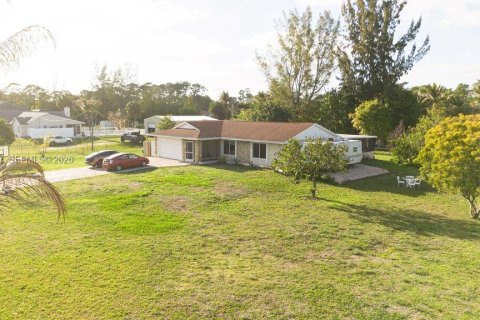 House in Loxahatchee Groves, Florida 3 bedrooms, 148.09 sq.m. № 2068240 - photo 7