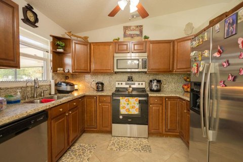 House in Loxahatchee Groves, Florida 3 bedrooms, 148.09 sq.m. № 2068240 - photo 18