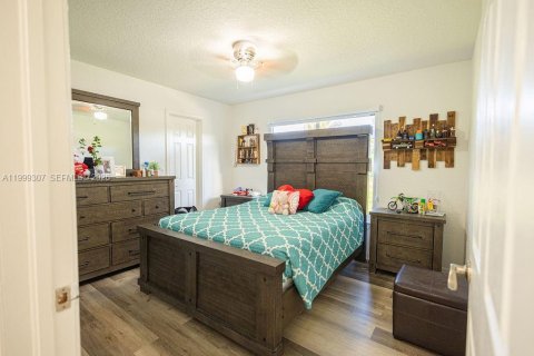 House in Loxahatchee Groves, Florida 3 bedrooms, 148.09 sq.m. № 2068240 - photo 24