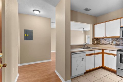 Condo in Riverview, Florida, 3 bedrooms  № 1903270 - photo 9