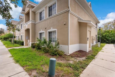 Condo in Riverview, Florida, 3 bedrooms  № 1903270 - photo 3