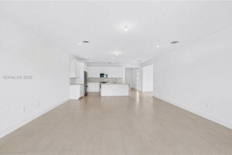 Купить виллу или дом в Хомстед, Флорида 4 спальни, 216м2, № 2405986 - фото 11