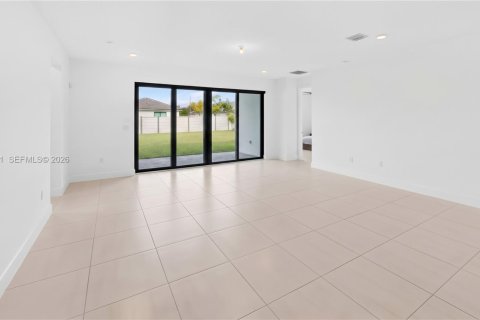 Купить виллу или дом в Хомстед, Флорида 4 спальни, 216м2, № 2405986 - фото 7