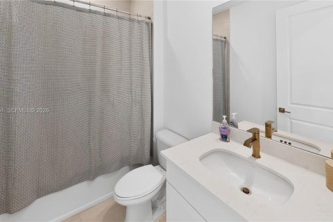 Купить виллу или дом в Хомстед, Флорида 4 спальни, 216м2, № 2405986 - фото 30