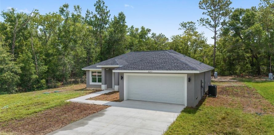 House in Ocala, Florida 3 bedrooms, 128.21 sq.m. № 1803346