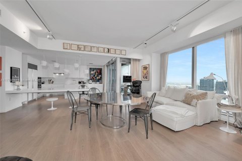 Copropriété à vendre à Miami, Floride: 3 chambres, 254.37 m2 № 1868601 - photo 30