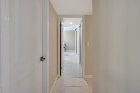 Copropriété à louer à Fort Lauderdale, Floride: 2 chambres, 103.12 m2 № 2191664 - photo 12