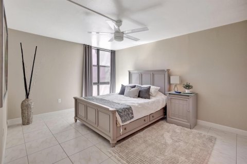 Copropriété à louer à Fort Lauderdale, Floride: 2 chambres, 103.12 m2 № 2191664 - photo 13