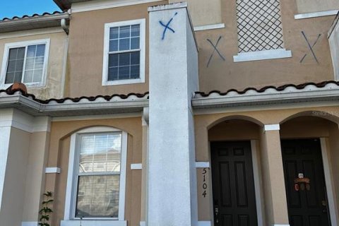 Adosado en Kissimmee, Florida 3 dormitorios, 121.89 m2 № 2103017
