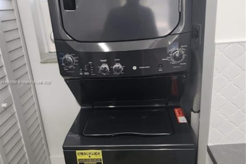 Снять в аренду кондоминиум в Тамарак, Флорида 2 спальни, 88.16м2, № 1965598 - фото 15