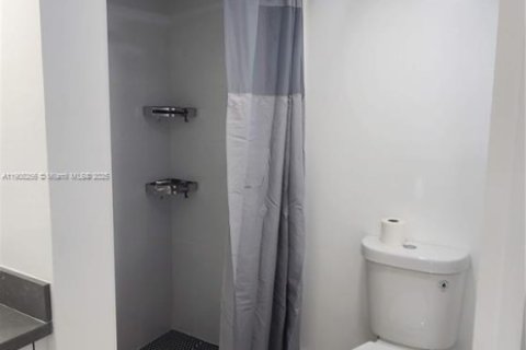 Снять в аренду кондоминиум в Тамарак, Флорида 2 спальни, 88.16м2, № 1965598 - фото 13