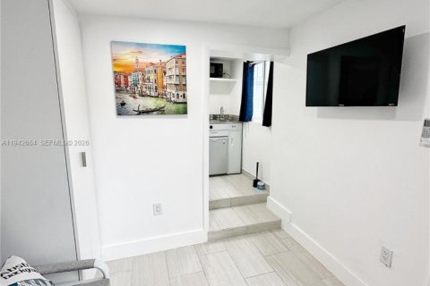 Immobilier commercial à louer à Miami, Floride: 121.89 m2 № 2000102 - photo 4