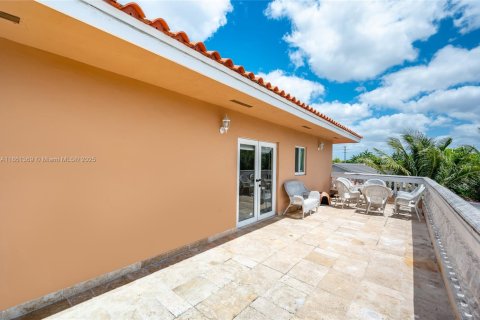 Villa ou maison à vendre à Miami, Floride: 4 chambres, 252.51 m2 № 1889518 - photo 27