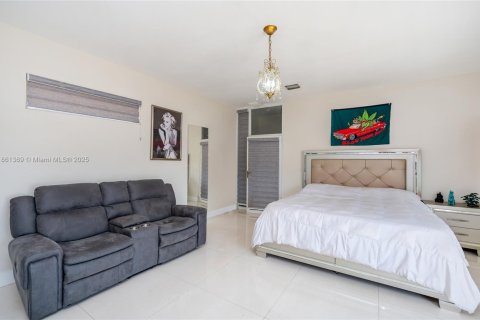 Villa ou maison à vendre à Miami, Floride: 4 chambres, 252.51 m2 № 1889518 - photo 28