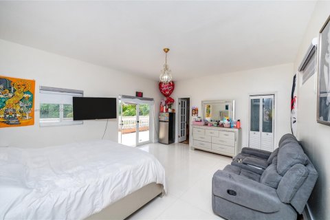 Villa ou maison à vendre à Miami, Floride: 4 chambres, 252.51 m2 № 1889518 - photo 26