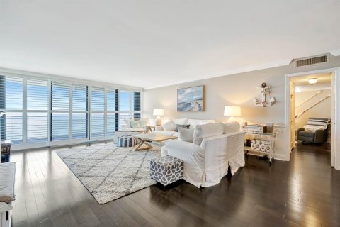 Condo in Jupiter, Florida, 3 bedrooms  № 2158523 - photo 11
