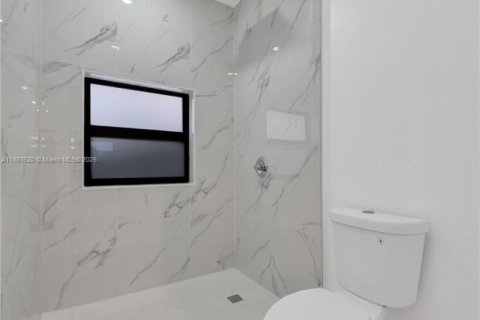 Villa ou maison à vendre à Miami, Floride: 4 chambres, 158.31 m2 № 1940922 - photo 29