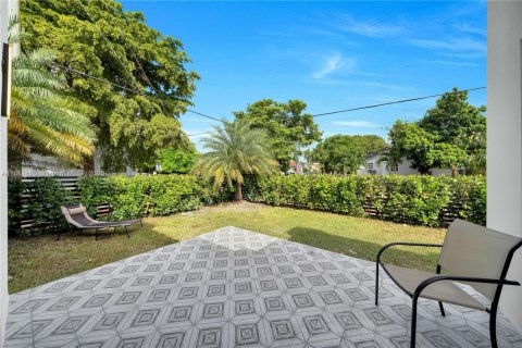 Villa ou maison à vendre à Miami, Floride: 4 chambres, 158.31 m2 № 1940922 - photo 30
