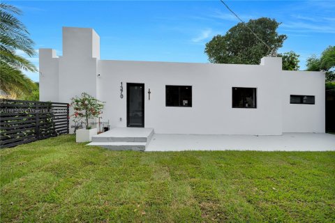 Villa ou maison à vendre à Miami, Floride: 4 chambres, 158.31 m2 № 1940922 - photo 1