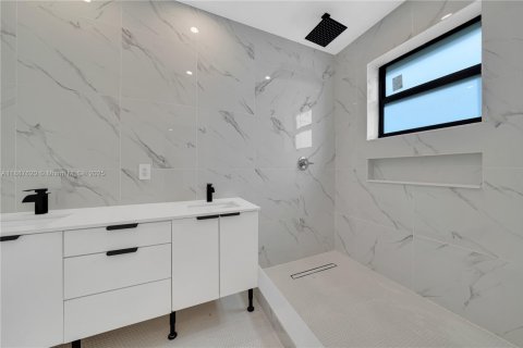 Villa ou maison à vendre à Miami, Floride: 4 chambres, 158.31 m2 № 1940922 - photo 20