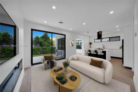 Villa ou maison à vendre à Miami, Floride: 4 chambres, 158.31 m2 № 1940922 - photo 5