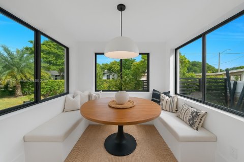 Villa ou maison à vendre à Miami, Floride: 4 chambres, 158.31 m2 № 1940922 - photo 12