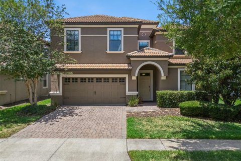 House in Davenport, Florida 9 bedrooms, 363.15 sq.m. № 2114565
