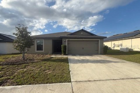 House in Dundee, Florida 3 bedrooms, 130.16 sq.m. № 2266970