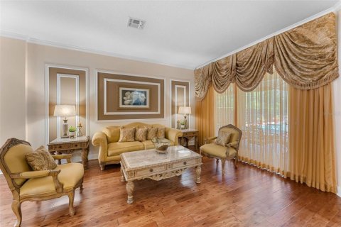 House in Orlando, Florida 5 bedrooms, 305.37 sq.m. № 1795745 - photo 5