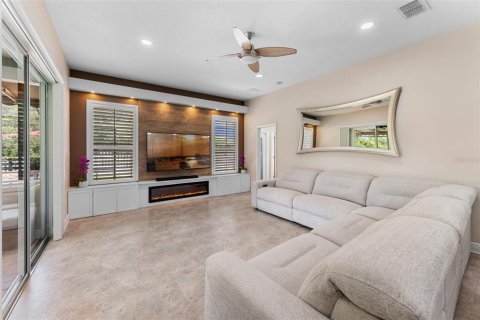 House in Orlando, Florida 5 bedrooms, 305.37 sq.m. № 1795745 - photo 12