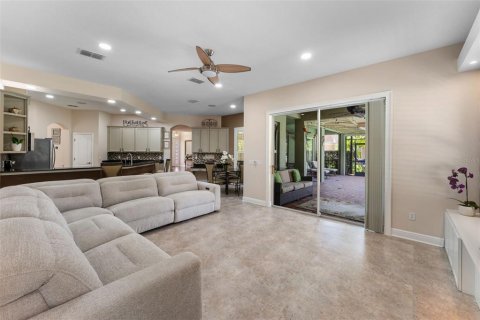 House in Orlando, Florida 5 bedrooms, 305.37 sq.m. № 1795745 - photo 9