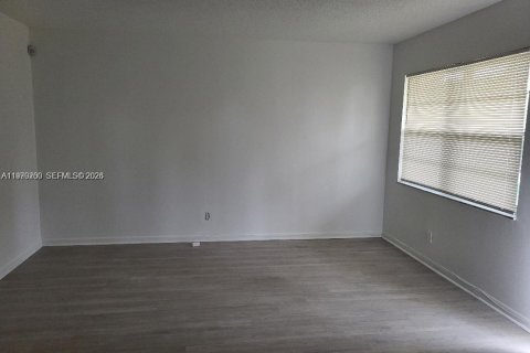Copropriété à louer à Oakland Park, Floride: 2 chambres, 56.58 m2 № 2031935 - photo 3