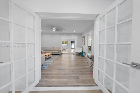 Купить виллу или дом в Майами, Флорида 5 спален, 228.08м2, № 1998228 - фото 5