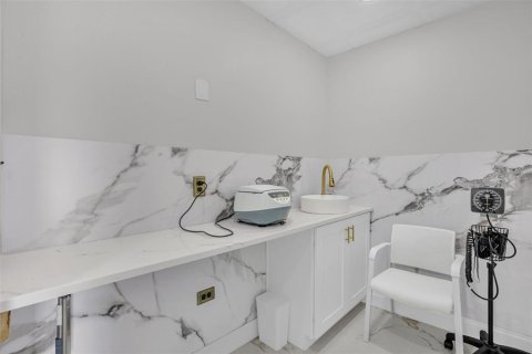 Propiedad comercial en venta en Altamonte Springs, Florida, 141.21 m2 № 2100885 - foto 7