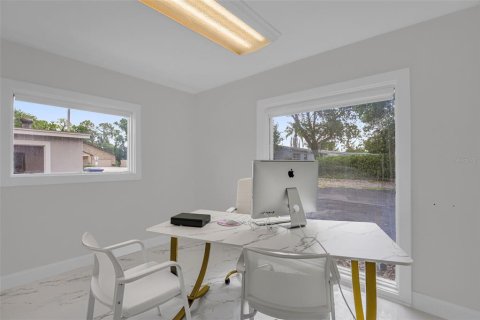 Propiedad comercial en venta en Altamonte Springs, Florida, 141.21 m2 № 2100885 - foto 4
