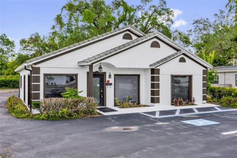 Propiedad comercial en venta en Altamonte Springs, Florida, 141.21 m2 № 2100885 - foto 2