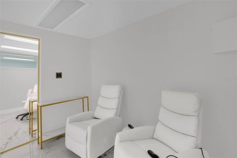 Propiedad comercial en venta en Altamonte Springs, Florida, 141.21 m2 № 2100885 - foto 25