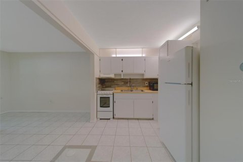 Condo in Clearwater, Florida, 1 bedroom  № 2198893 - photo 10