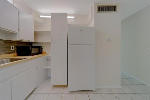 Condo in Clearwater, Florida, 1 bedroom  № 2198893 - photo 9