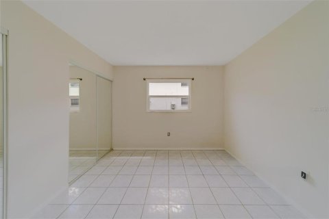 Condo in Clearwater, Florida, 1 bedroom  № 2198893 - photo 16