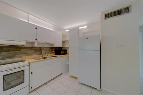Condo in Clearwater, Florida, 1 bedroom  № 2198893 - photo 7