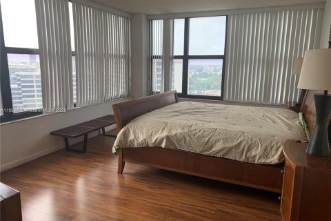 Condo in Hallandale Beach, Florida, 2 bedrooms  № 1921023 - photo 10