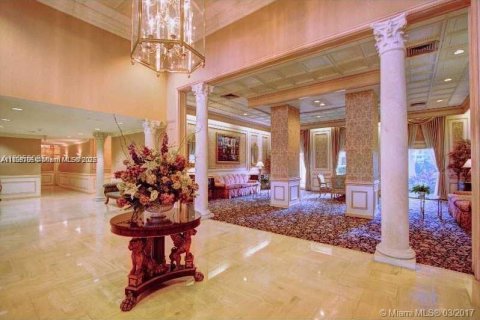 Condo in Hallandale Beach, Florida, 2 bedrooms  № 1921023 - photo 26