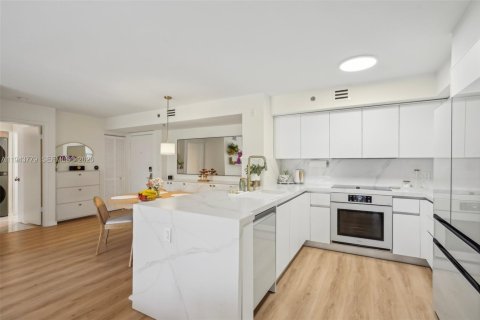 Condominio en venta en Aventura, Florida, 2 dormitorios, 109.62 m2 № 2000589 - foto 2