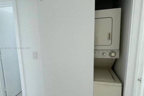 Appartement à louer à Miami Beach, Floride: 2 chambres, 326.09 m2 № 1976612 - photo 11