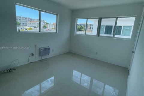 Appartement à louer à Miami Beach, Floride: 2 chambres, 326.09 m2 № 1976612 - photo 18