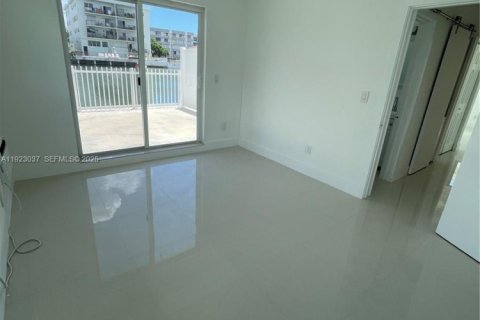 Appartement à louer à Miami Beach, Floride: 2 chambres, 326.09 m2 № 1976612 - photo 15