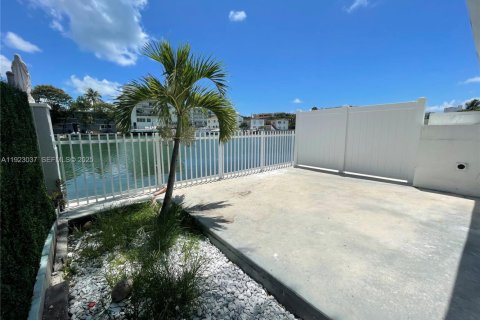 Appartement à louer à Miami Beach, Floride: 2 chambres, 326.09 m2 № 1976612 - photo 27